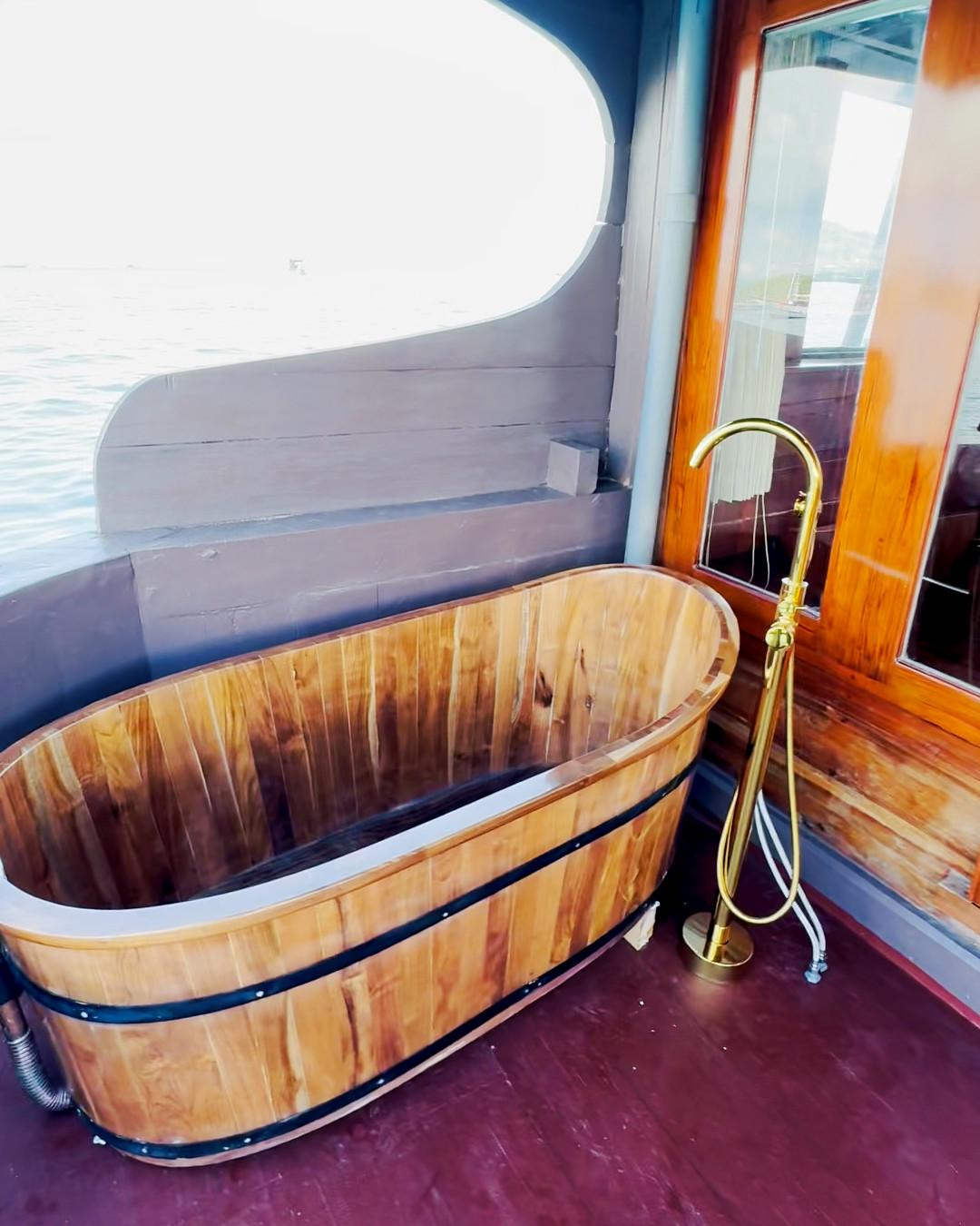 Jawa Master Cabin – Princess Nabila Phinisi
